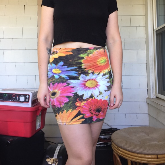 NWT Floral Motel Rocks Skirt - Picture 1 of 3